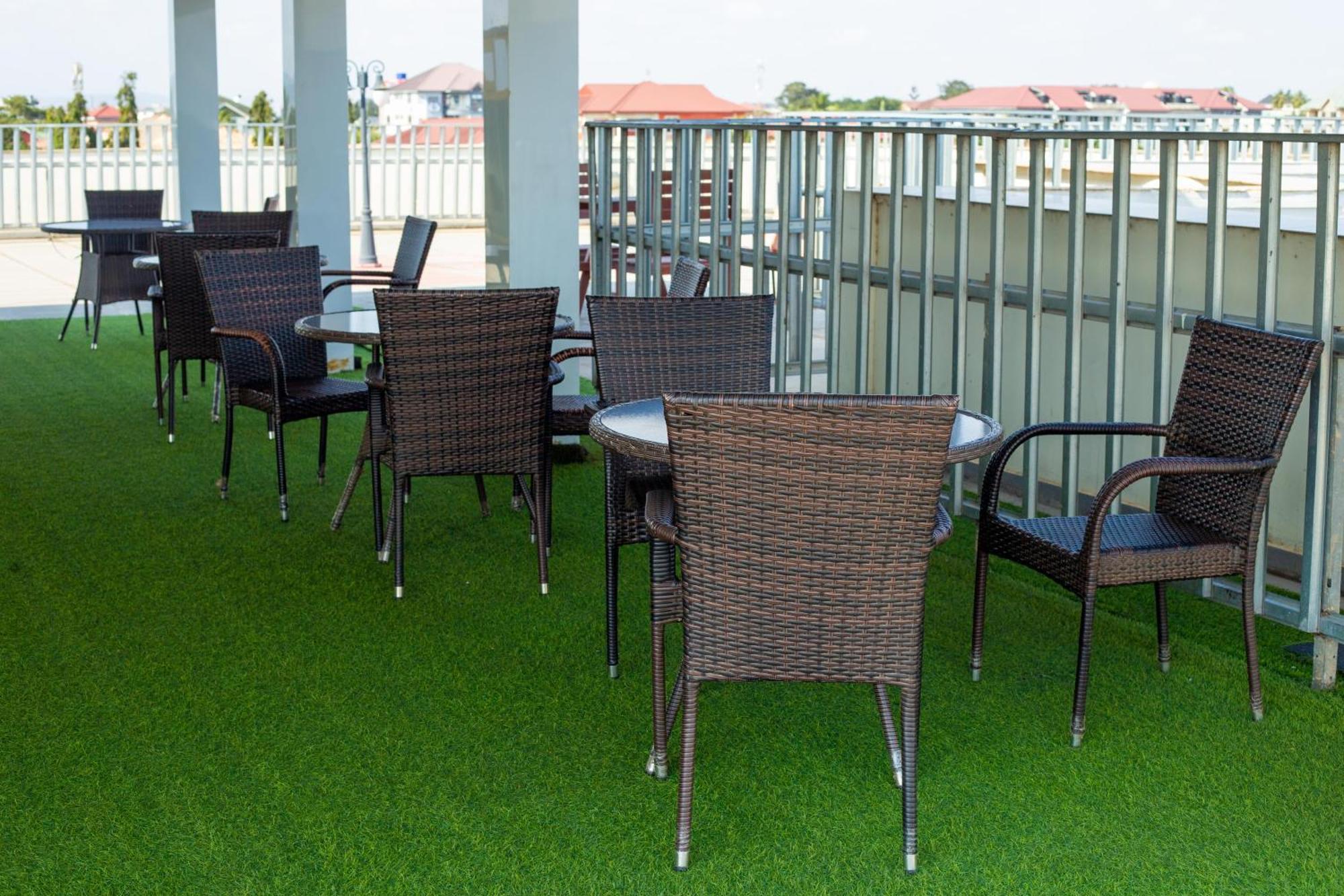 High Level Apartment Haatso Екстер'єр фото